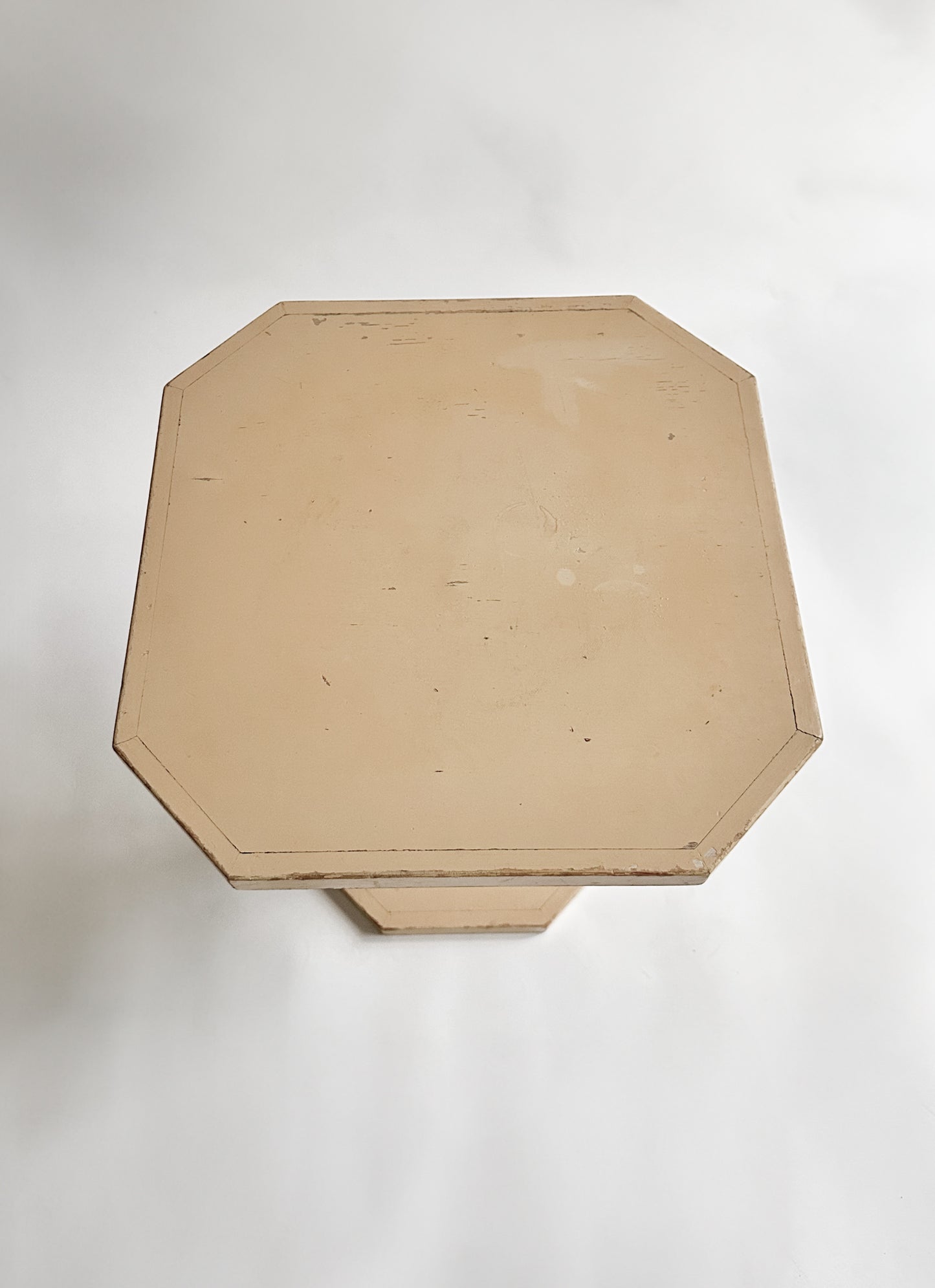 SIDE TABLE 1940S