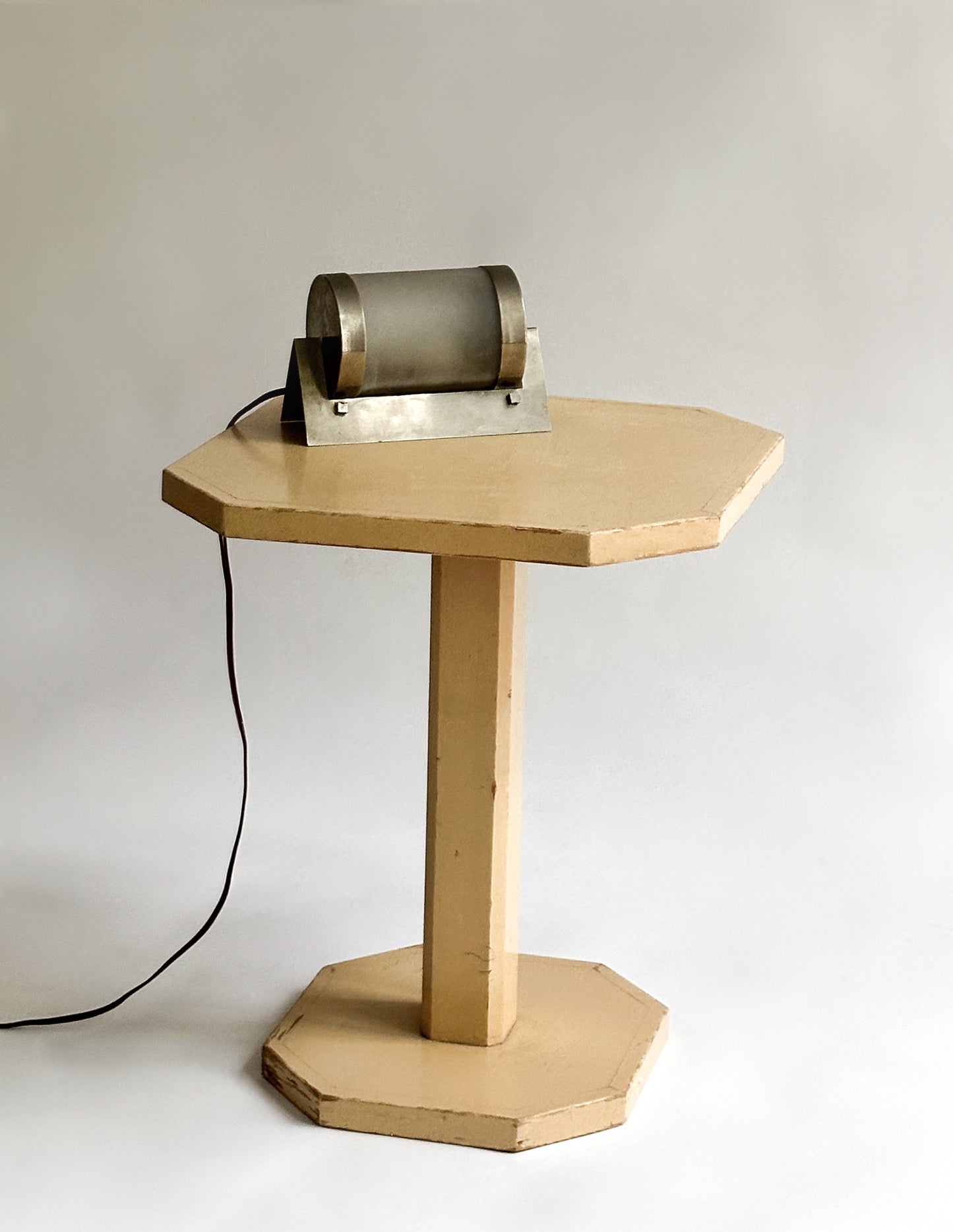 SIDE TABLE 1940S